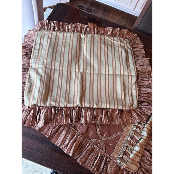 Pair of standard pillow shams - Picture 7 of 7